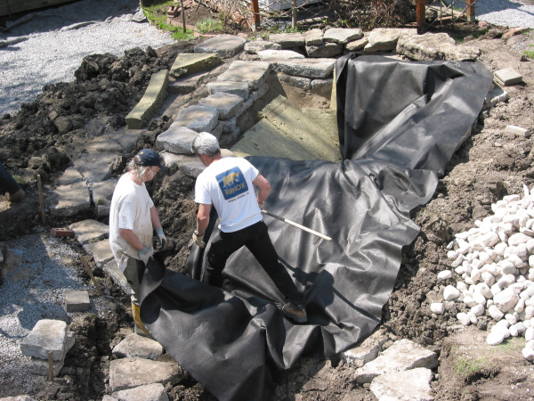 Jean-Yves Pelletier 築造 ~ 顏小梅之花園池塘, 2011